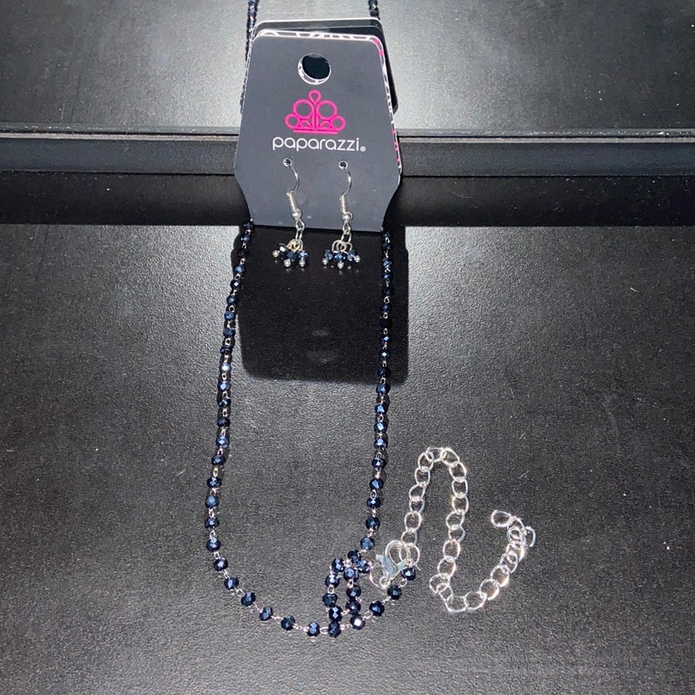 Choker and earrings set